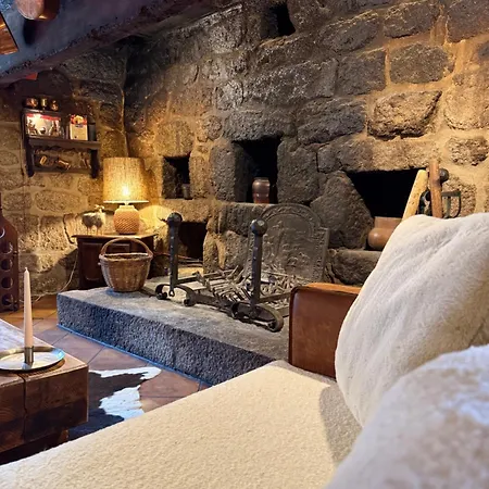 La Maison De Paul En Aubrac - Lozere Дом отдыха *