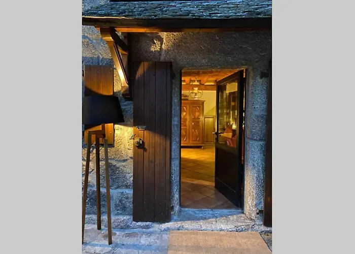 La Maison De Paul En Aubrac - Lozere *
