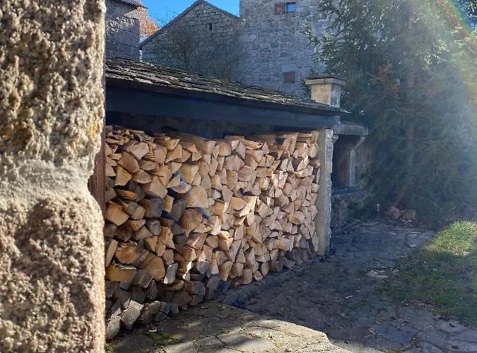 La Maison De Paul En Aubrac - Lozere *