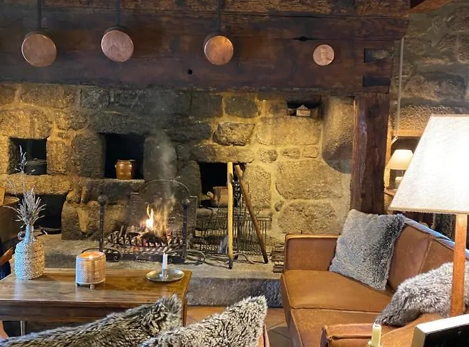 La Maison De Paul En Aubrac - Lozere * Fontans