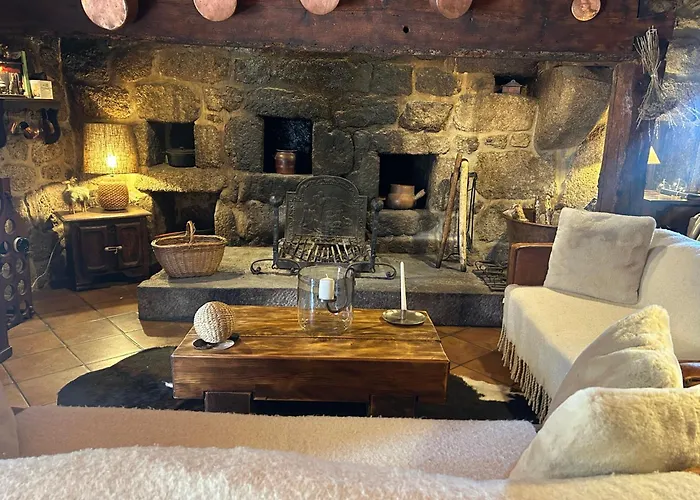 La Maison De Paul En Aubrac - Lozere * Fontans