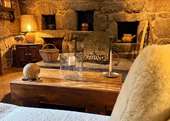 La Maison De Paul En Aubrac - Lozere * Fontans
